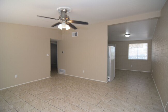 Building Photo - 1518 S Tucson Blvd