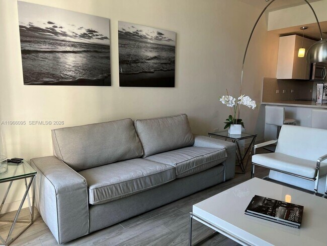 Building Photo - 999 SW 1st Ave