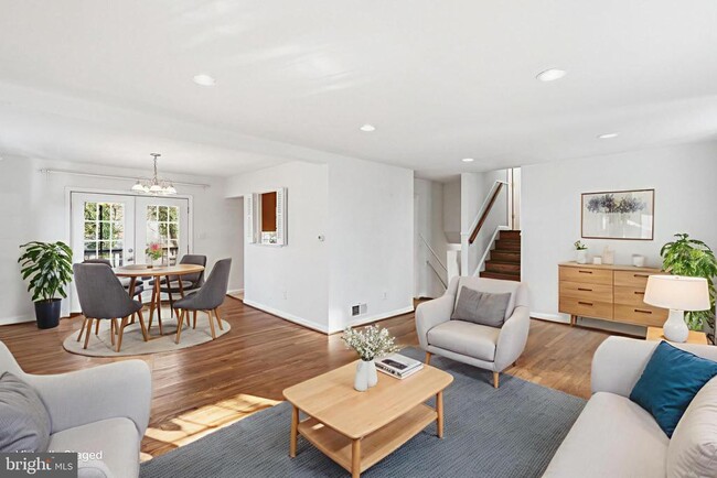 Building Photo - 7821 Cayuga Ave