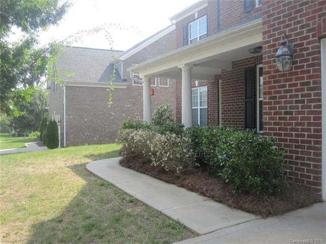 Foto del edificio - 9613 Woburn Rd