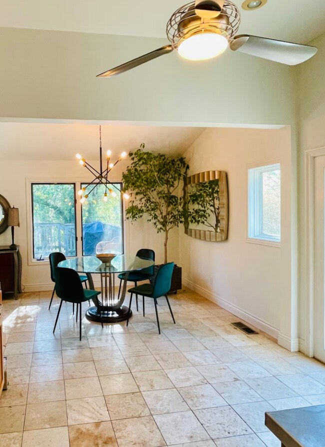 Informal Dining - 1656 N Broadview Dr