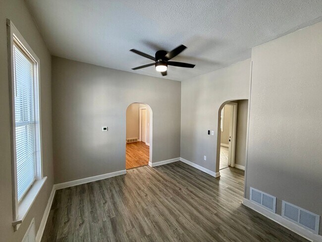 Foto del edificio - 823 S 3rd Ave