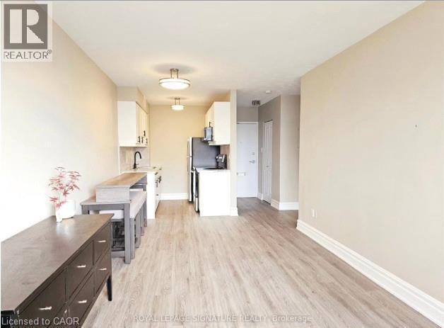 Photo du bâtiment - 101 Queen St S