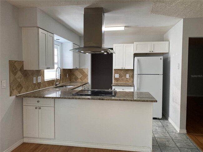 Foto del edificio - 661 Murphy Rd