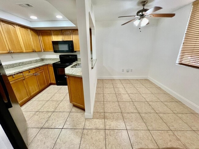 Foto del edificio - 8365 SW 152nd Ave