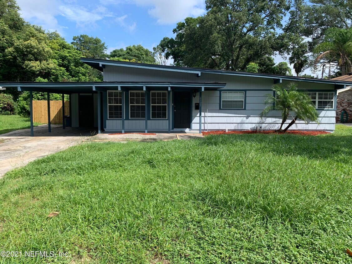 Foto principal - 6125 Terry Parker Dr S