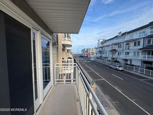 Foto del edificio - 30 Sumner Ave