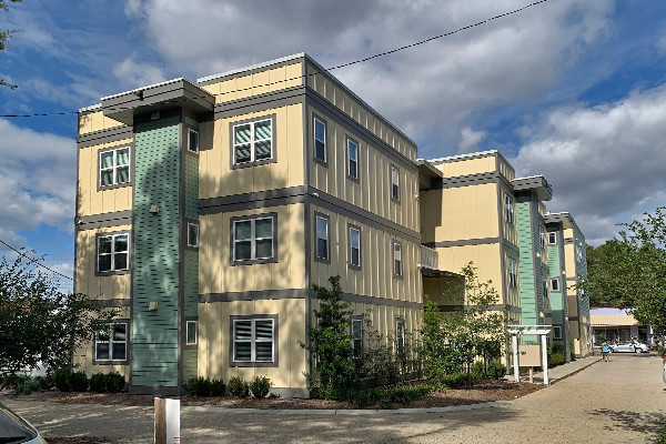 Building Photo - 608 Castle Street