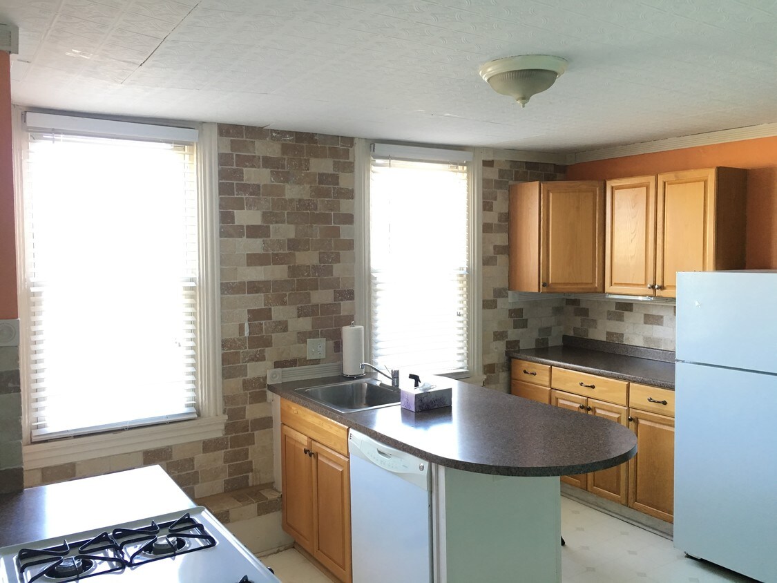 Foto principal - 1322 Goettman St