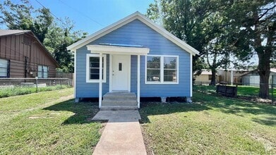 Building Photo - 1811 Pine Ave