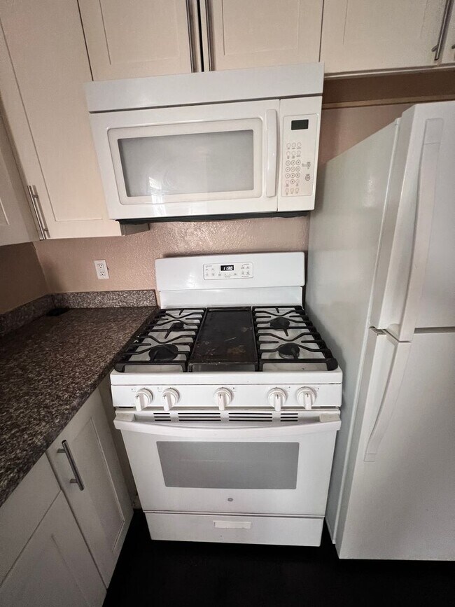 Building Photo - 429BeniciaRd