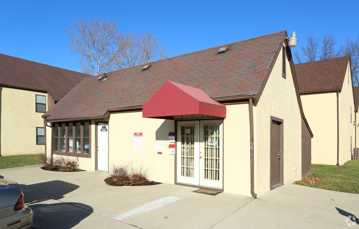 Country Village Apartments Apartments in Hebron, OH