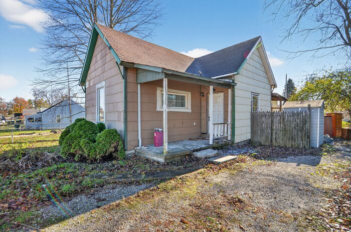 Foto principal - 2405 W 10th St