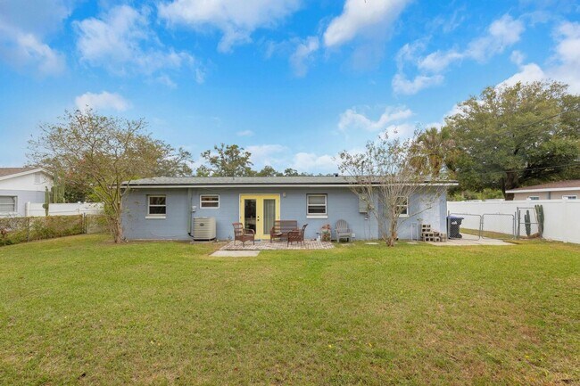 Foto del edificio - Charming 3-Bedroom, 2-Bathroom Single Fami...