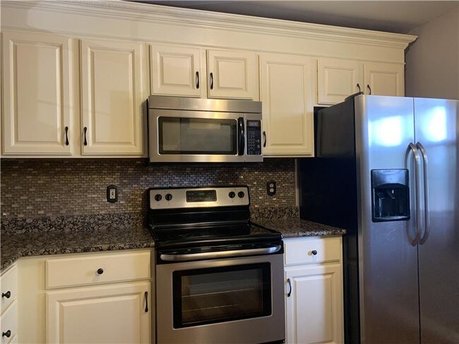 Building Photo - 1729 Rosewood Ct