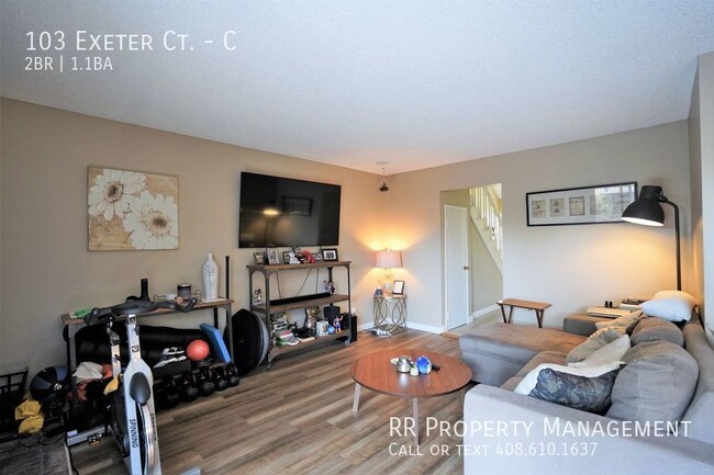 Foto del edificio - Spacious Updated Townhome in Well Maintain...