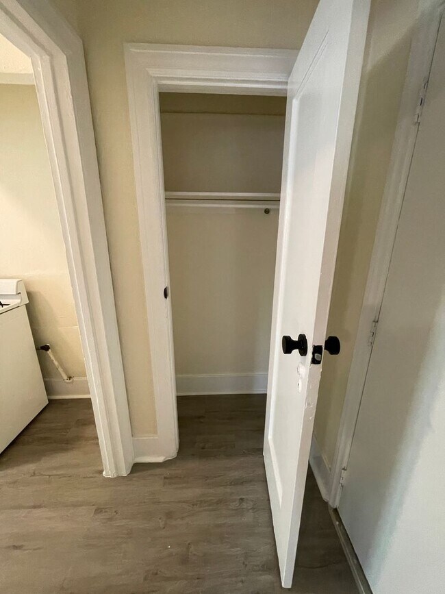 Foto del edificio - ECHO PARK studio ready to move in!!! Locat...