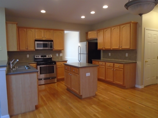 Building Photo - 7200 Weatherford Dr