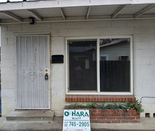 Building Photo - 416 Hilborn St