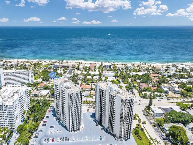 Foto del edificio - 2701 N Ocean Blvd