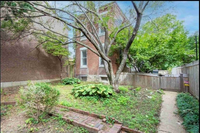 Primary Photo - 921 Morrison Ave