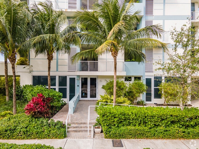Building Photo - Cymbrinas Cay