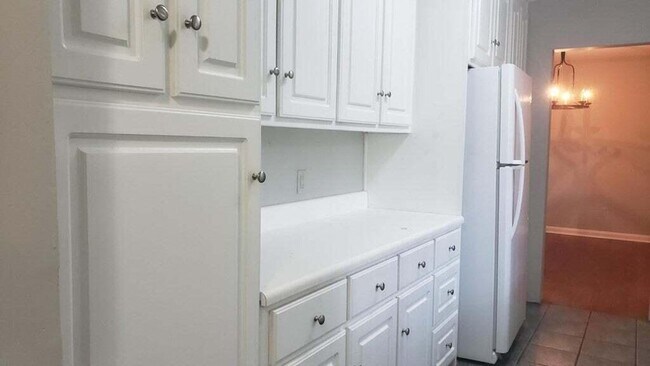 Foto del edificio - 2404 Hiawassee Rd