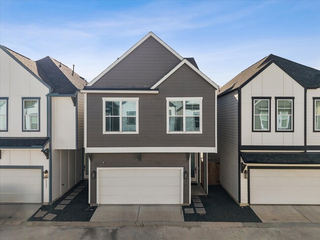 Foto del edificio - 8411 Berry Brush Ln
