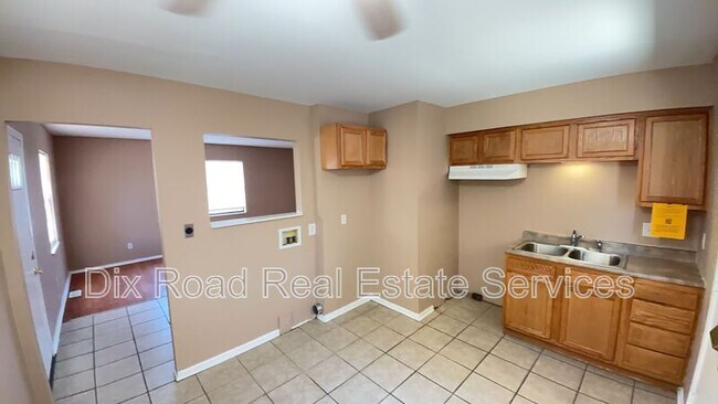 Building Photo - 5 N Sutphin St