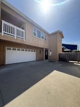 Building Photo - 320 Pico St