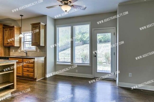 Building Photo - Gorgeous Home in Northwest Olathe-Availabl...