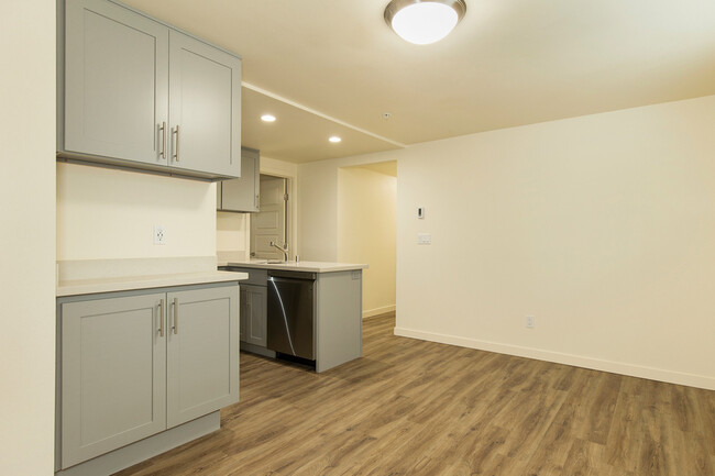 Foto del edificio - Spacious 3-Bedroom in Ballard!