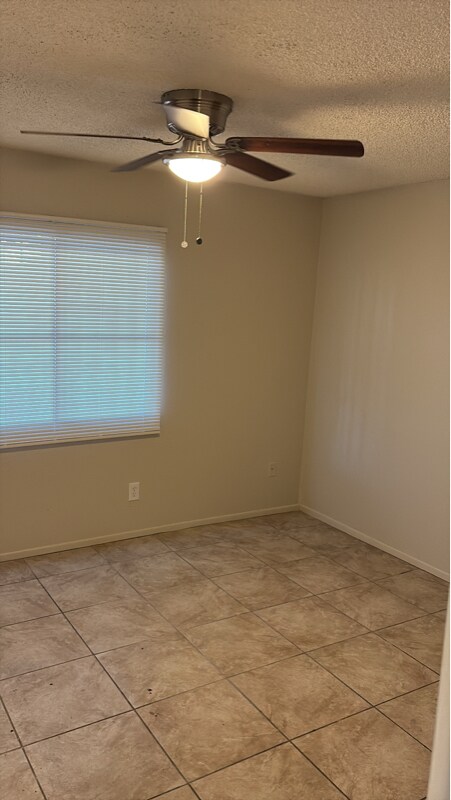 Foto del edificio - 5419 W Sheena Dr