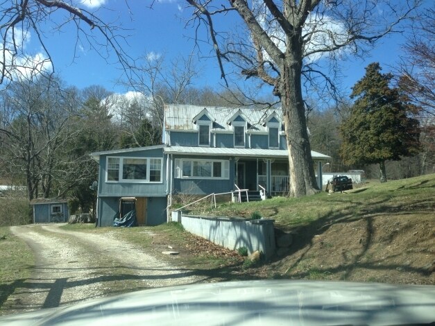 Primary Photo - 6 Twin Oaks Dr