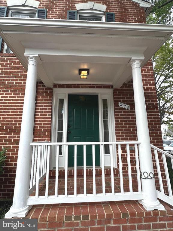 Building Photo - 2120 N Tazewell Ct