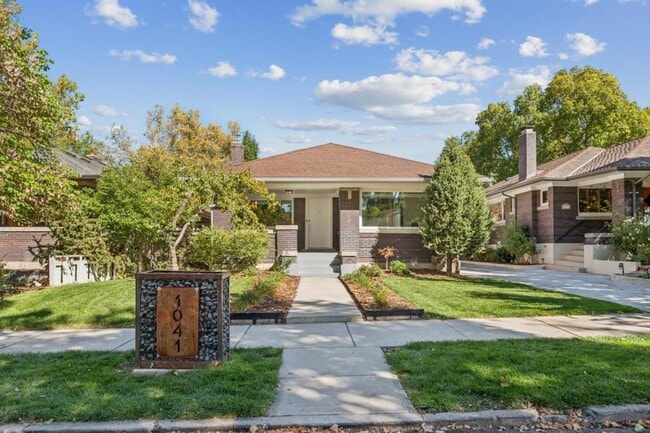 Photo - 1041 Yale Ave S House