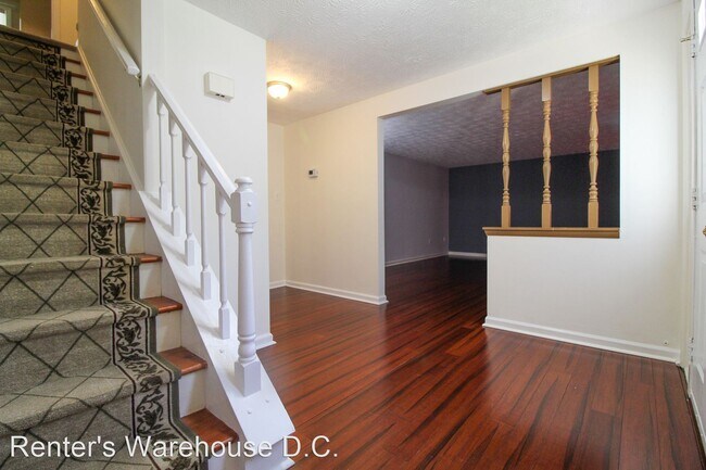 Foto del edificio - 5 br, 3.5 bath House - 13705 Hobart Dr