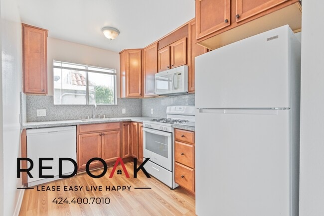 Building Photo - 6928 Agnes Ave