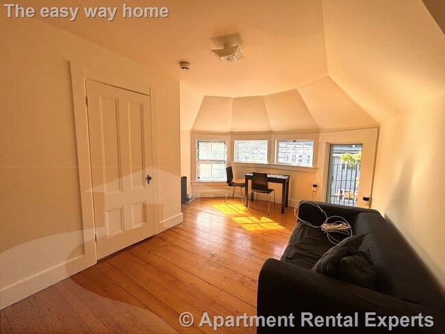 Foto del edificio - Cambridgeport 3rd floor 1 Bedroom for $285...