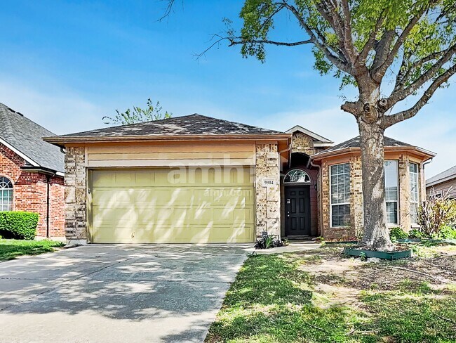 Building Photo - 9904 Henna Ln
