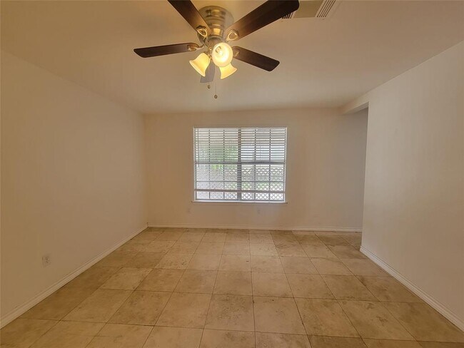 Foto del edificio - 7810 Oakridge Dr