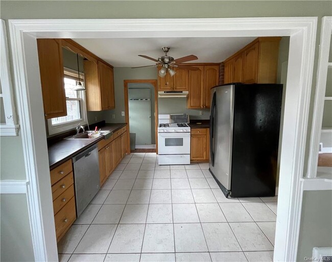 Building Photo - 1034 NY-302