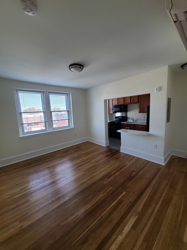 Foto del edificio - 5040 New Hampshire Ave NW