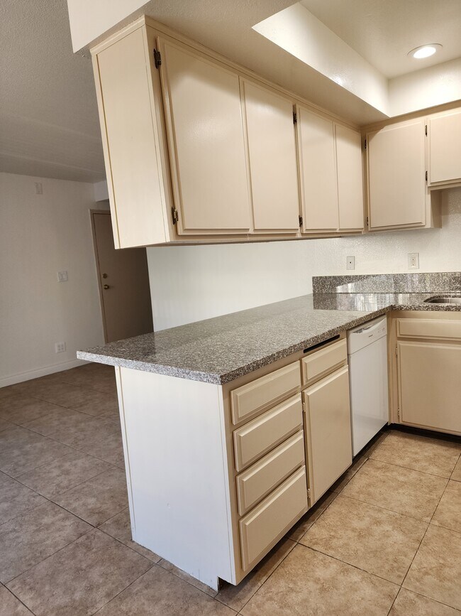 Foto del edificio - 3747 Kelton Ave