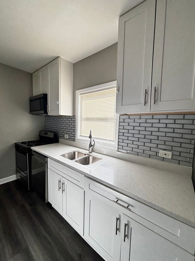 Building Photo - 3935 Catalpa St