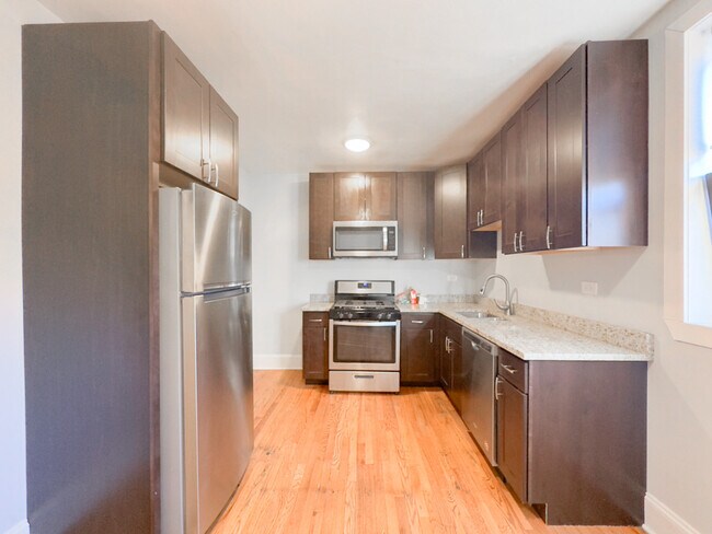 Building Photo - 4746 S Woodlawn Ave