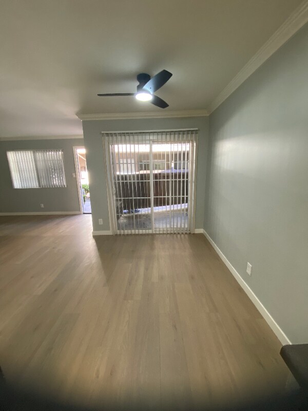 Foto del edificio - 7749 Reseda Blvd