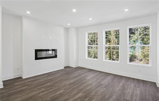 Building Photo - 1842 Gotham Ln NE