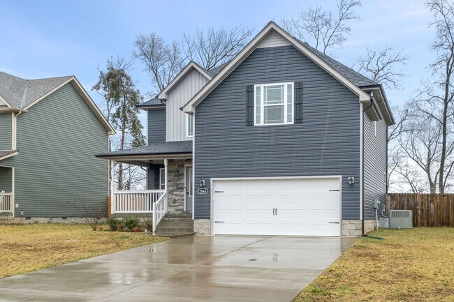 Building Photo - Pet Friendly Three Bedroom with Bonus!