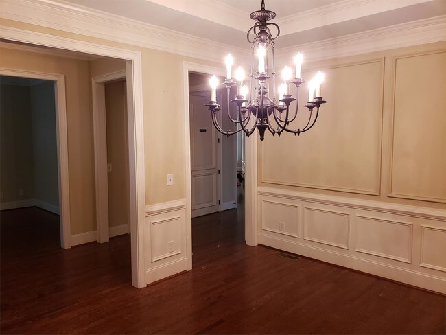 Foto del edificio - 1501 Knob Hill Dr NE